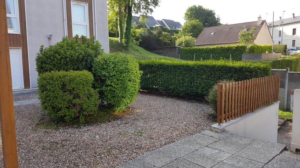 Studio Au Calme Apartman Deville-les-Rouen Szoba fotó
