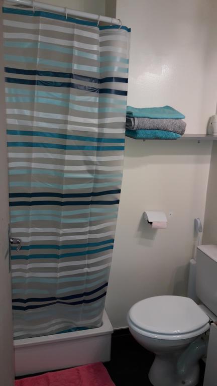 Studio Au Calme Apartman Deville-les-Rouen Kültér fotó