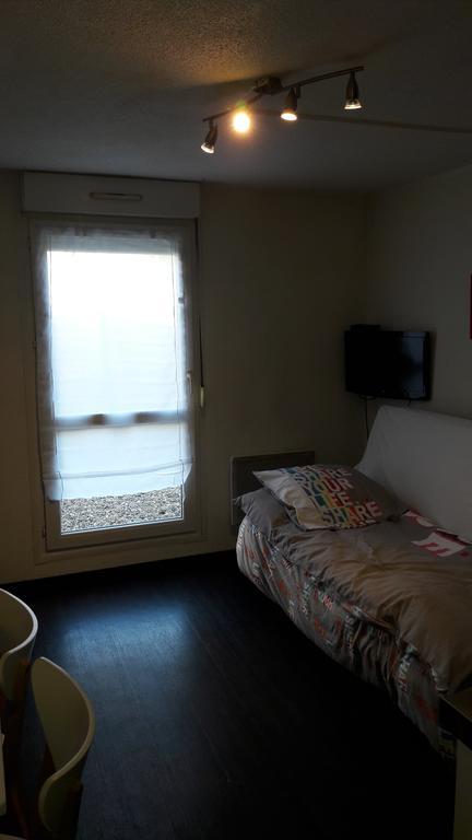 Studio Au Calme Apartman Deville-les-Rouen Kültér fotó